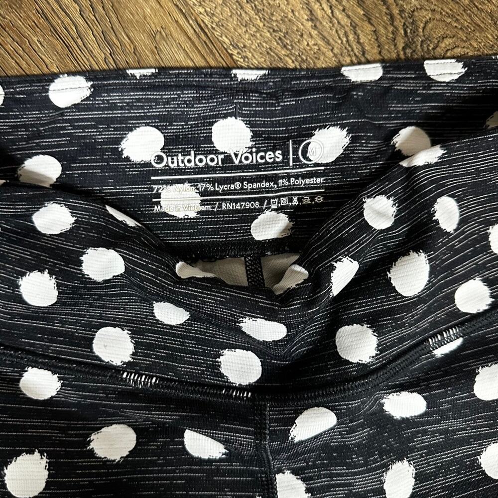 OUTDOOR VOICES TechSweat 3/4 Black White Polka Dot Leggings M - Picture 2 of 6